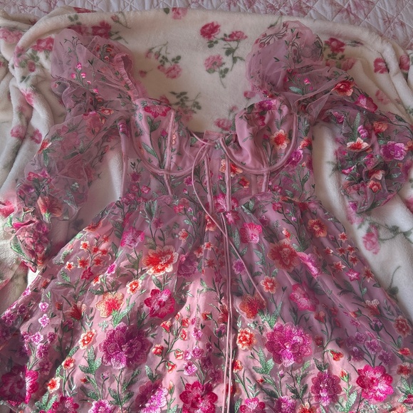 For love and lemons floral pink dress - Picture 1 of 9